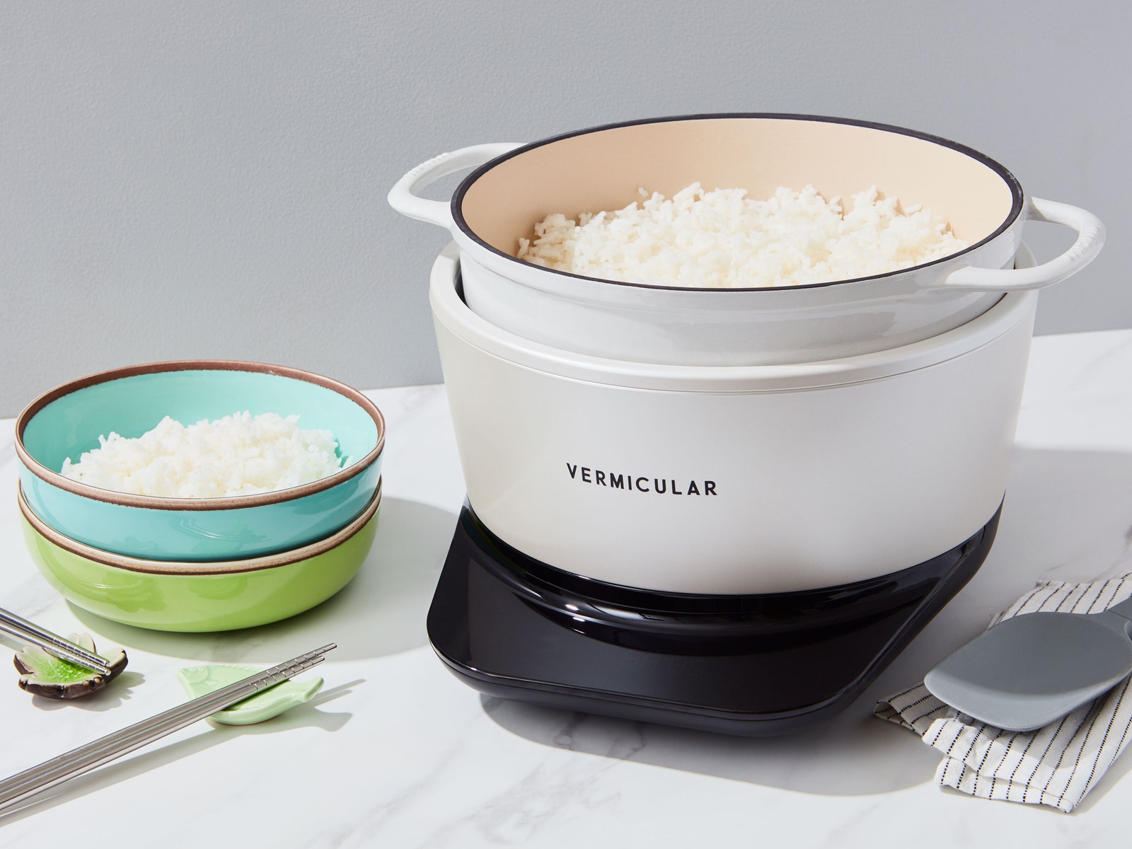 An Electric Dutch Oven Is a New-Old Way to Cook Almost Anything